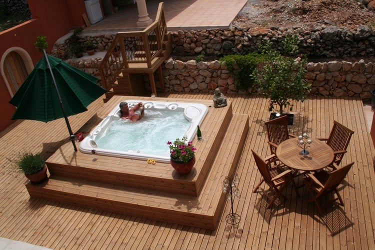 bain à remous-extérieur-enterré-plage-bois-composite-mobilier